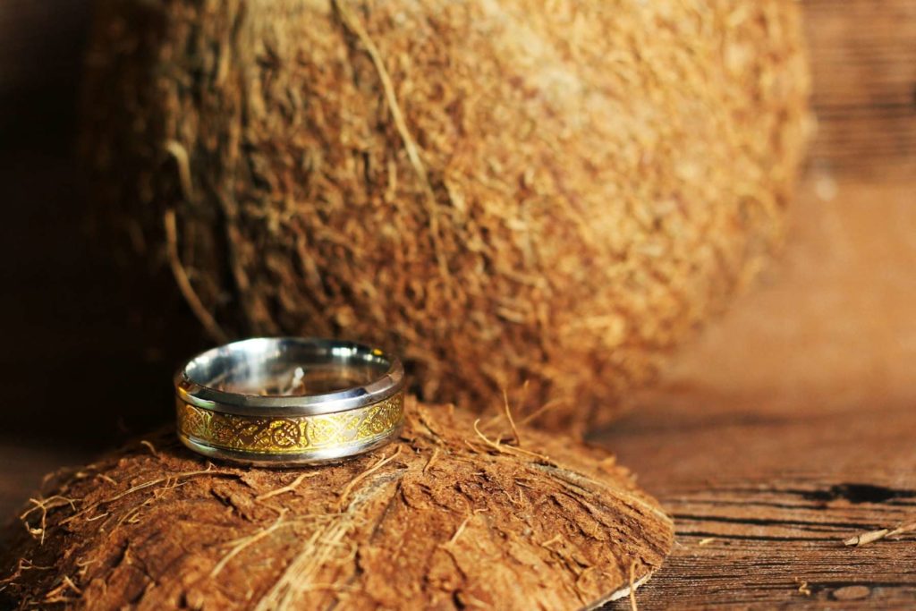 Quem usa anel de coco significa?